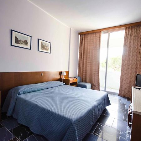 Grand Hotel Helios Tarquinia Zimmer foto